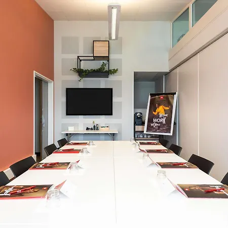 Ibis Lyon Sud Отель