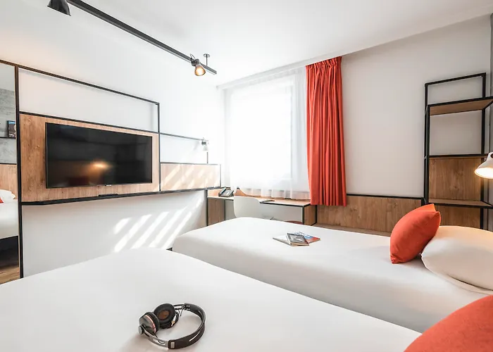 Отель Ibis Lyon Sud Уллен