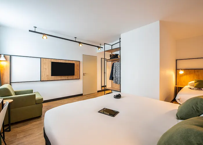 Ibis Lyon Sud Уллен