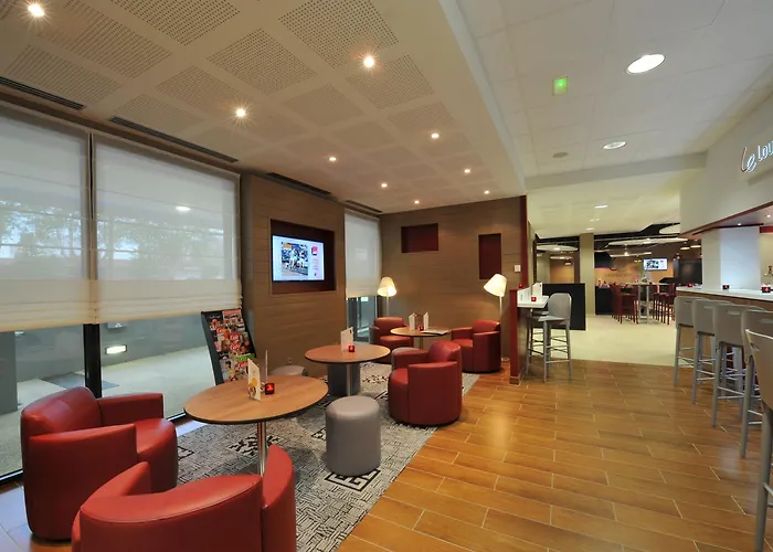 Ibis Lyon Sud Уллен
