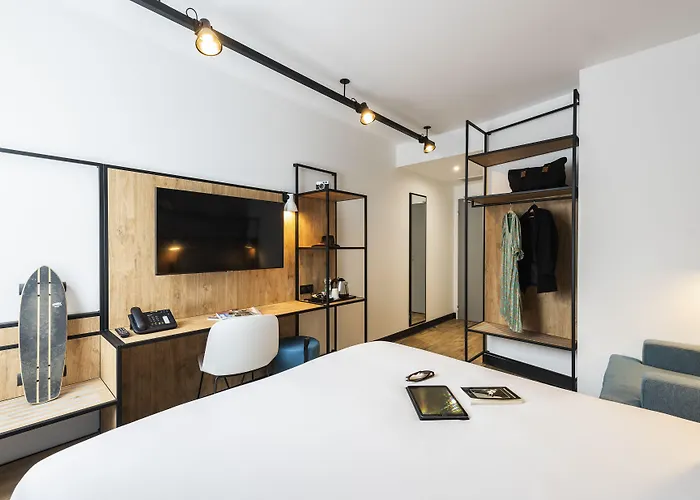 Ibis Lyon Sud 3* Уллен