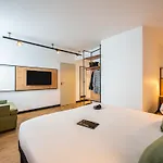 Ibis Lyon Sud 울랑
