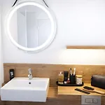 Ibis Lyon Sud 울랑