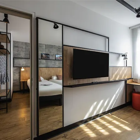 Ibis Lyon Sud 울랑