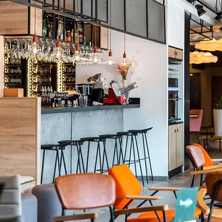 Ibis Lyon Sud 호텔 울랑